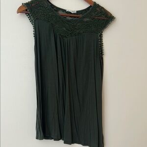 First Looks Green Pleated Sleeveless Blouse with Bib Collar